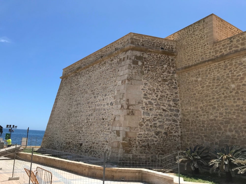 Rehabilitación de baluarte del siglo XVI en Castillo de Santa Ana, Roquetas de Mar